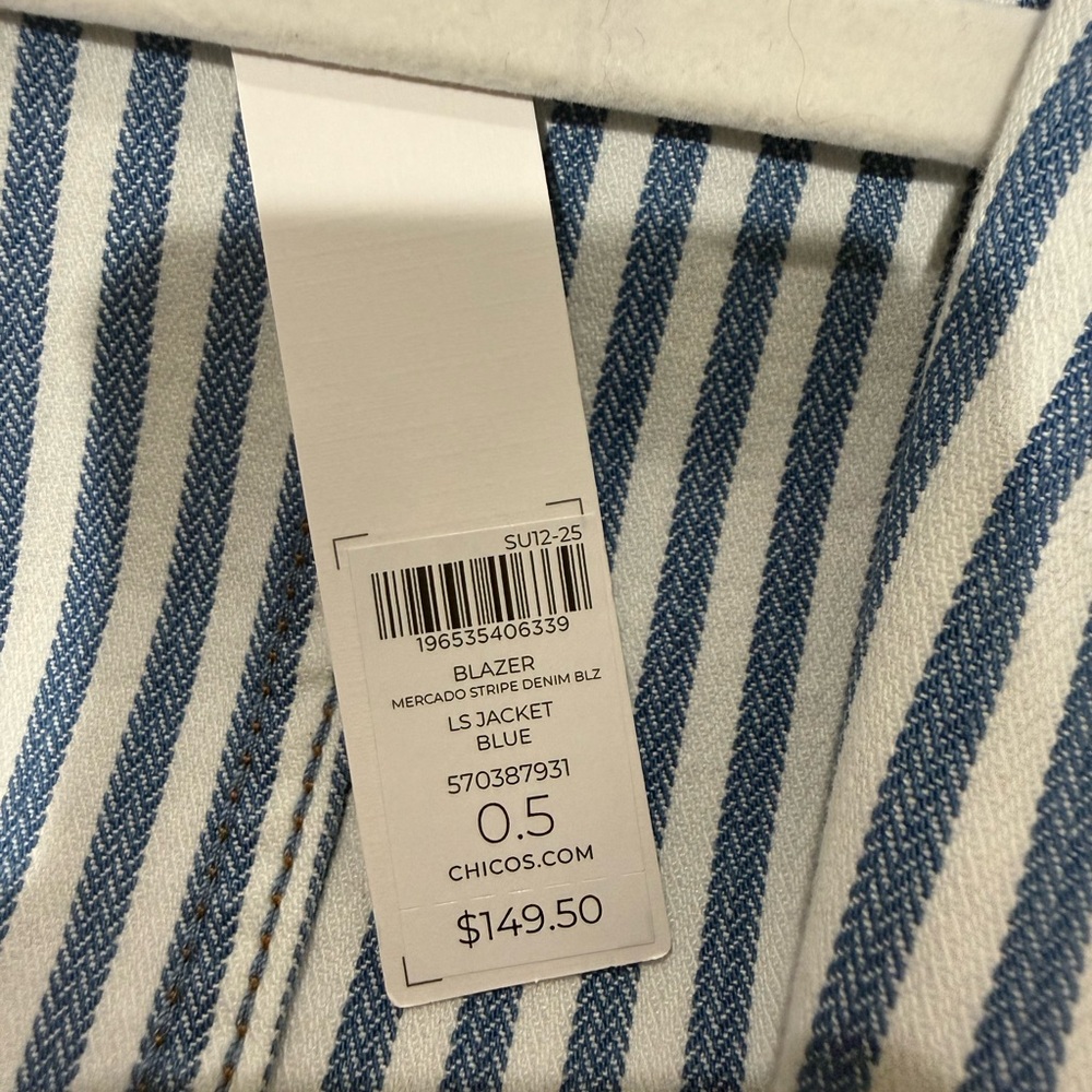 Chicos Striped Open Front
Denim Jacket.  Size 0.5 (U.S 6) - Picture 10 of 11